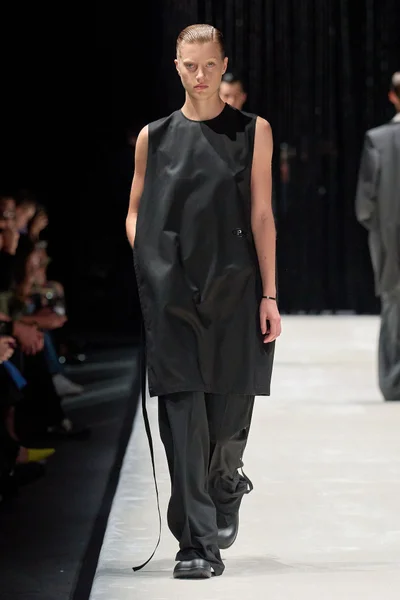 Look 9
